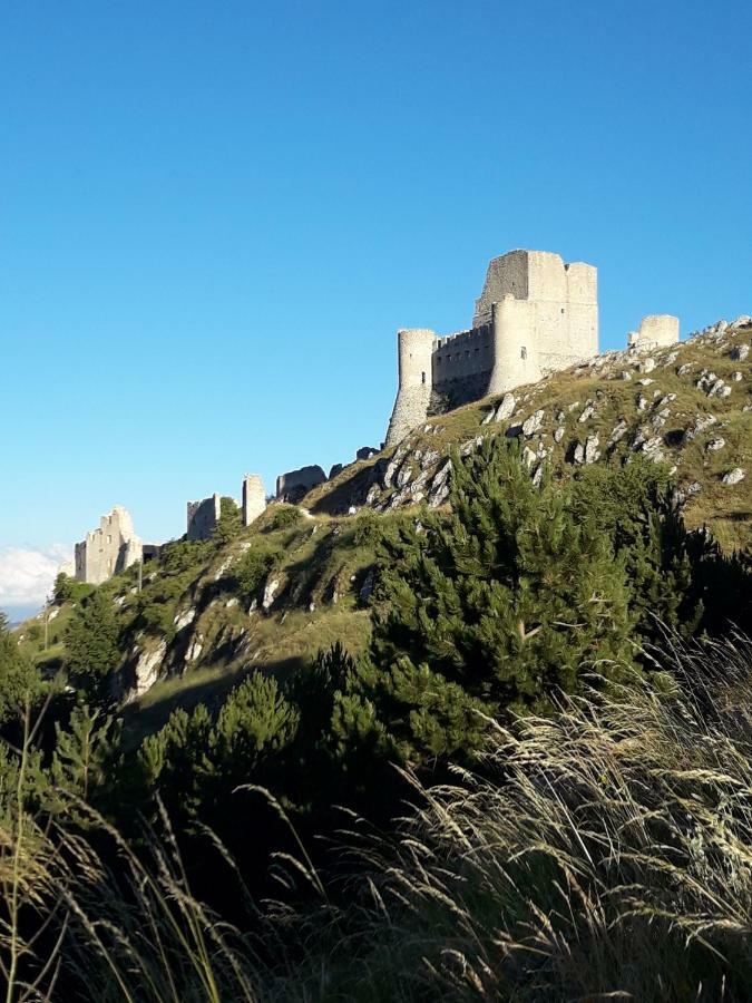 Natour l'Ostello per i camminatori Barisciano Esterno foto